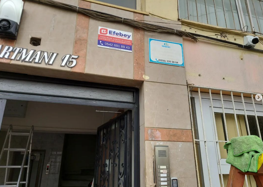 Hayat Apartmanı